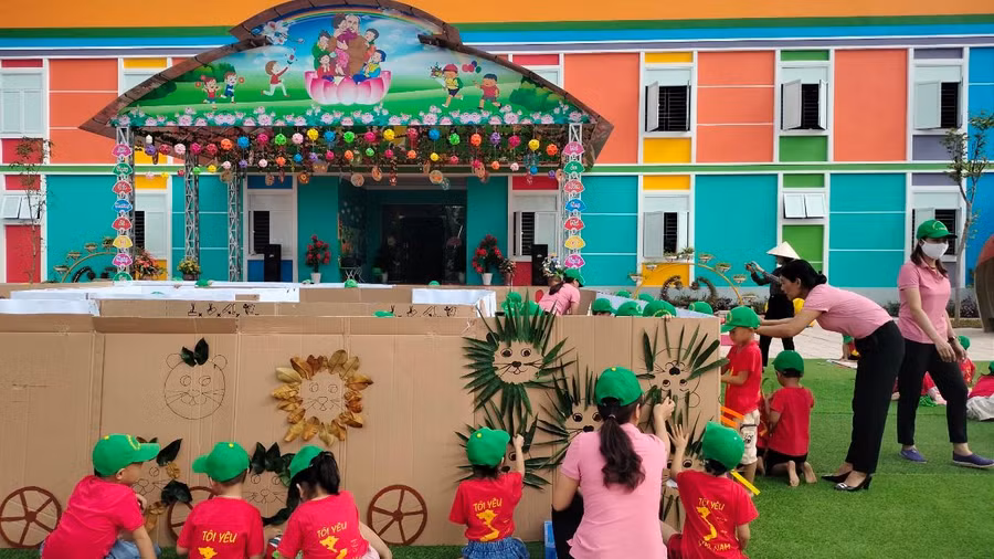 Một buổi trải nghiệm của cô trò nhà trường (Ảnh do nhà trường cung cấp). Một buổi trải nghiệm của cô trò nhà trường (Ảnh do nhà trường cung cấp).