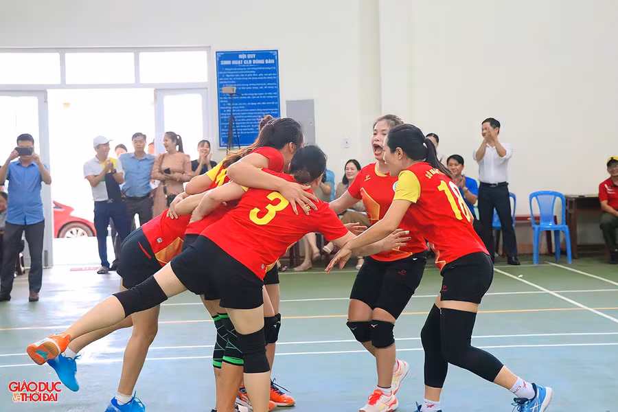 Niềm vui các vận động viên Quảng Trị sau khi ghi điểm.