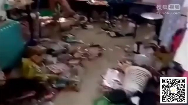 Hãi hùng cảnh tượng ký túc xá bẩn của nữ sinh Trung Quốc ảnh 2