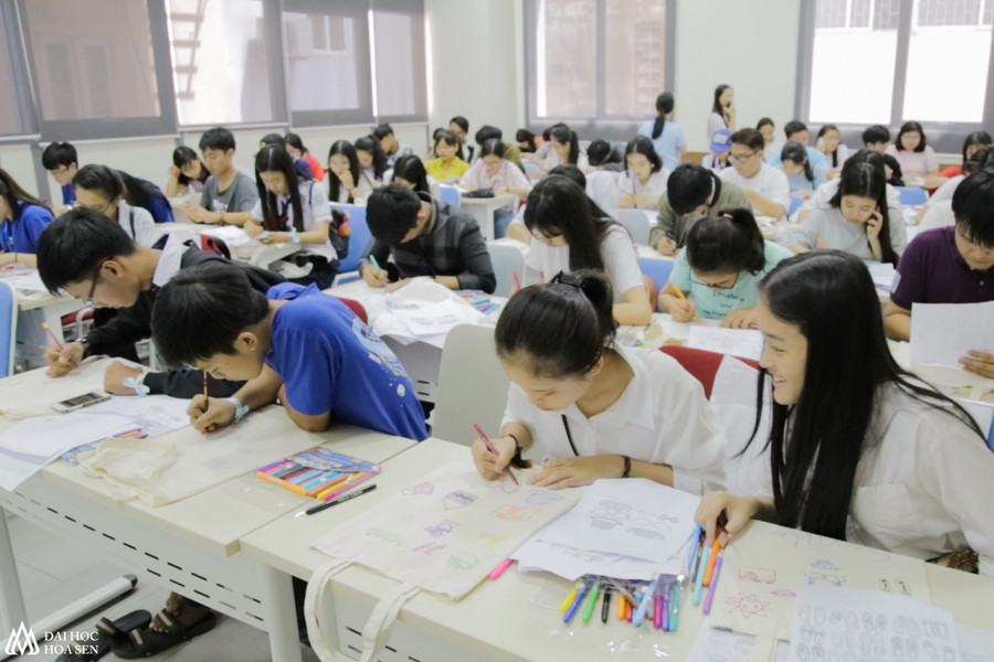 Học sinh trải nghiệm ngành nghề mình yêu thích ngay tại trường