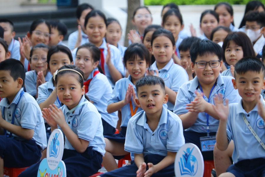 Tại đây, học sinh cũng được hướng dẫn các cách để xử lý tình huống nếu gặp phải một vụ đuối nước.