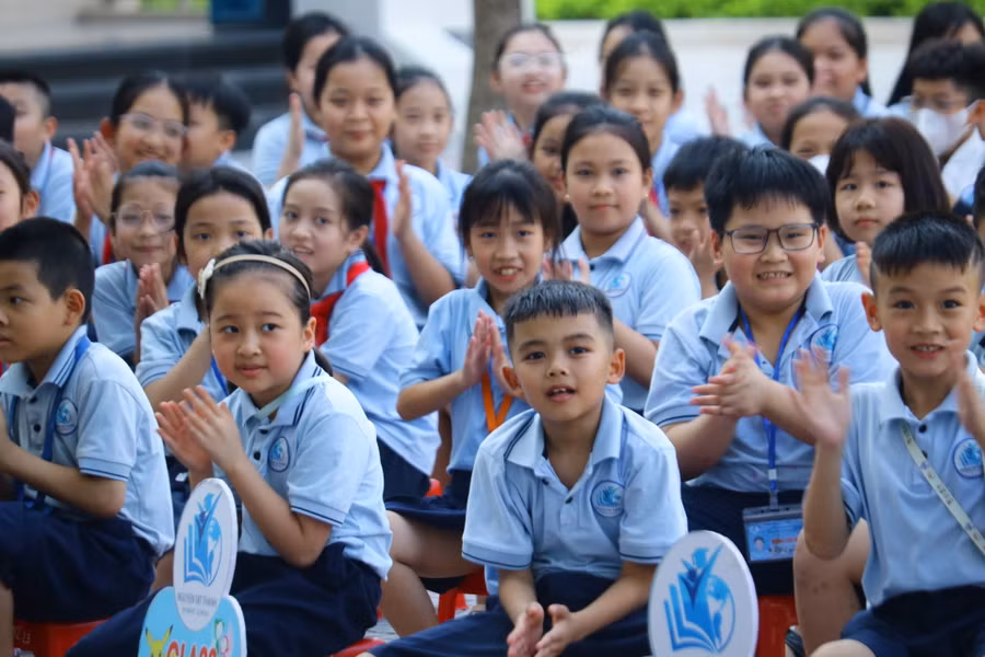 Tại đây, học sinh cũng được hướng dẫn các cách để xử lý tình huống nếu gặp phải một vụ đuối nước.