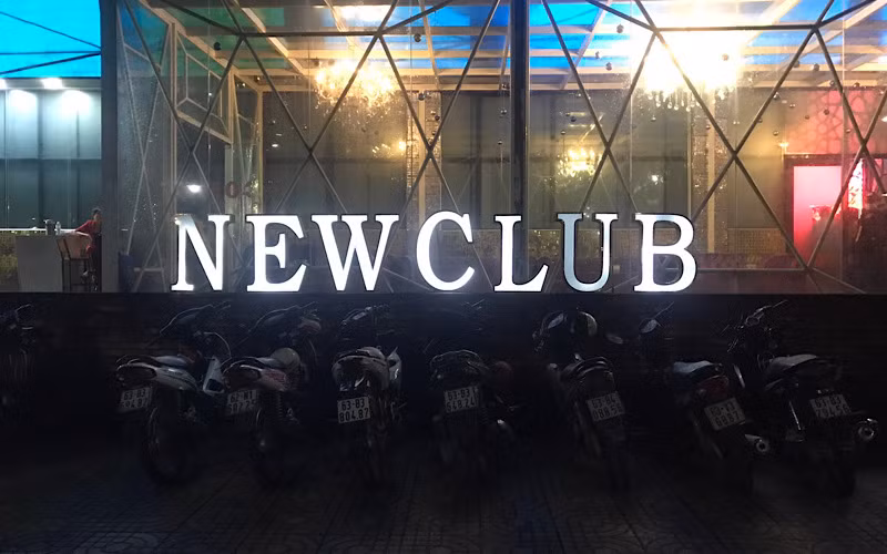 Quan bar New Club, nơi phát hiện 102 người dương tính với ma túy. Ảnh: Nhân dân