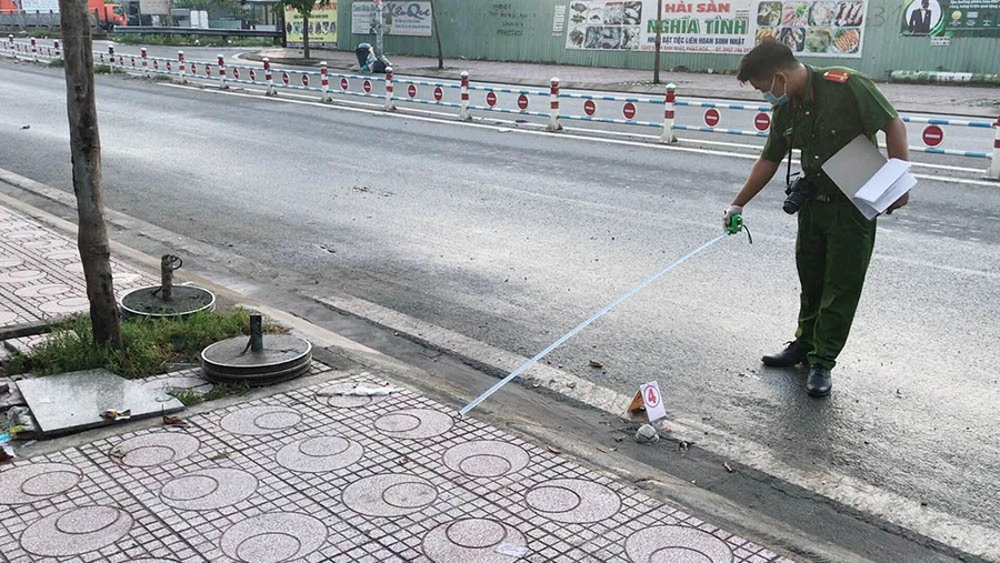 Cơ quan Công an đang khám nghiệm hiện trường, điều tra làm rõ vụ việc. Ảnh: Vietnamnet.