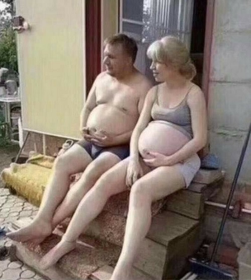 Đồng vợ đồng chồng, tát biển Đông cũng cạn. Đồng vợ đồng chồng, tát biển Đông cũng cạn.