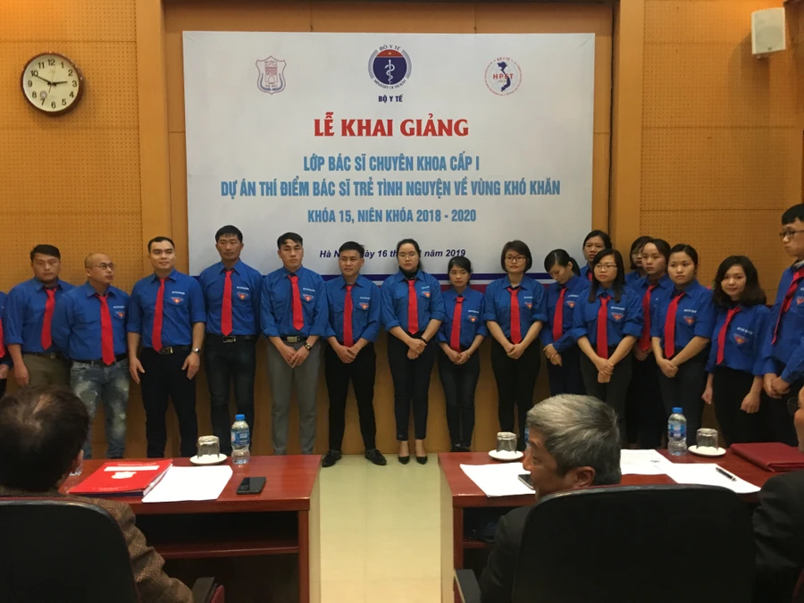 Các bác sĩ trẻ tình nguyện sẽ về công tác tại những vùng khó khăn