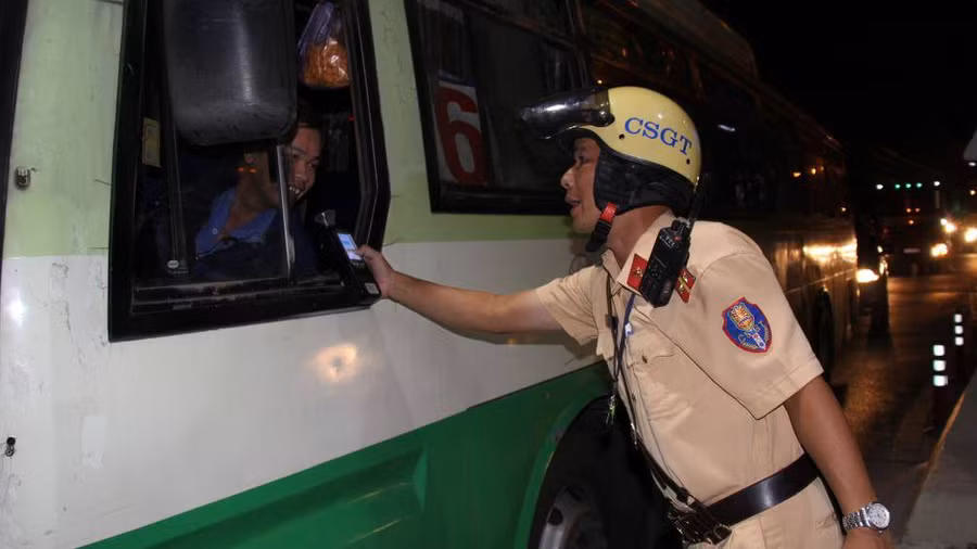 Hai ngày kiểm tra, CSGT phát hiện bao nhiêu tài xế dương tính ma túy? ảnh 2