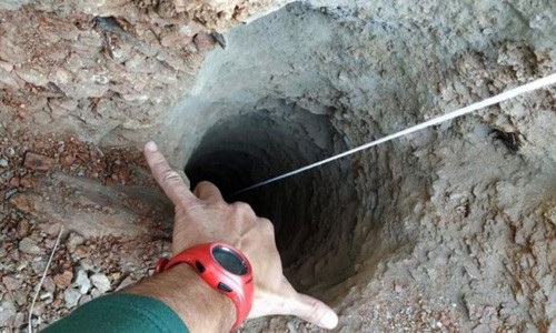 Chiếc giếng tại thành phố Malaga, Tây Ban Nha, nơi cậu bé 2 tuổi Julen rơi xuống. Ảnh: BBC.