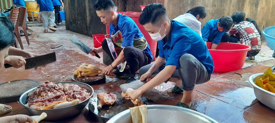 Chuẩn bị bữa ăn trưa 27/6.