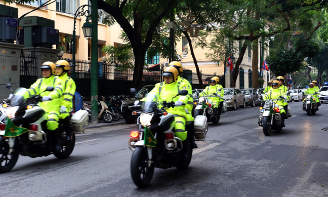 Cảnh sát giao thông Hà Nội diễn tập dẫn đường cho các phái đoàn tham gia Hội nghị Mỹ Triều sáng 25/2. Ảnh: Bá Đô Cảnh sát giao thông Hà Nội dẫn diễn tập dẫn đường cho các phái đoàn tham gia Hội nghị Mỹ Triều diễn ra sáng 25/2.Ảnh: Bá ĐÔ