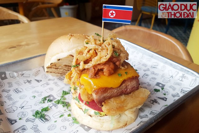 2 chiếc bánh được cửa hàng Durty Bird cho ra mắt trước sự kiện Hội nghị thượng đỉnh Mỹ - Triều