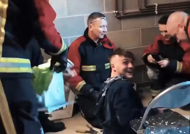 Jay vui sướng sau khi được giải thoát