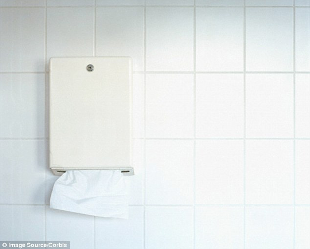 Bạn sẽ dừng việc dùng máy sấy tay trong toilet ngay sau biết điều này ảnh 2 Bạn sẽ dừng việc dùng máy sấy tay trong toilet ngay sau biết điều này ảnh 2