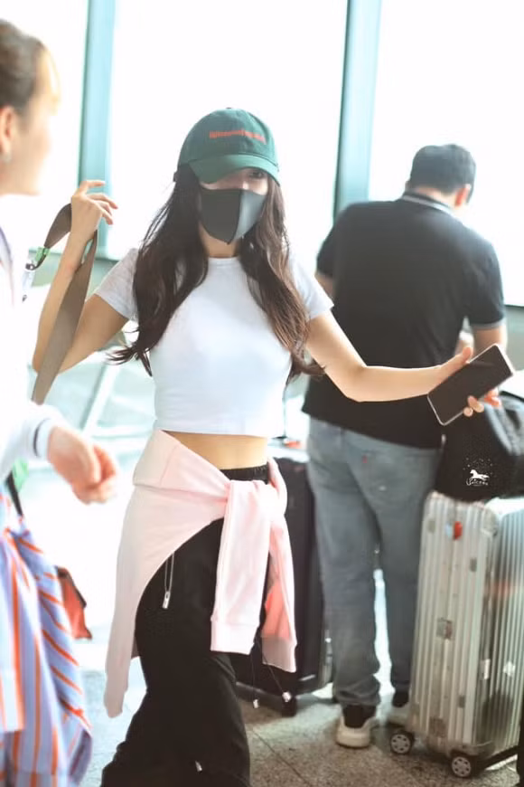 milan-ngoisao.vn-w640-h960.jpg 0 dương mịch, thời trang dương mịch, sao việt