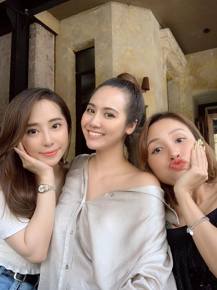 Nhan sắc lão hóa ngược của hội bạn thân U30 Vân Hugo, Huyền Lizzie ảnh 2 Empty