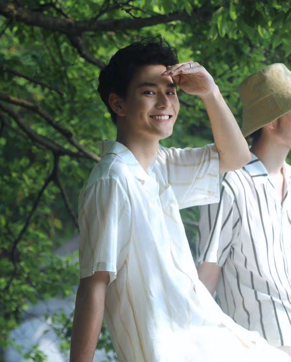 “de nhat my nam chau a” lo dien ban trai dep nhu tranh, trieu co nang om tim tiec nuoi - 10