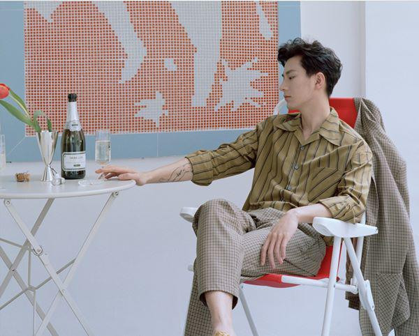 “de nhat my nam chau a” lo dien ban trai dep nhu tranh, trieu co nang om tim tiec nuoi - 11