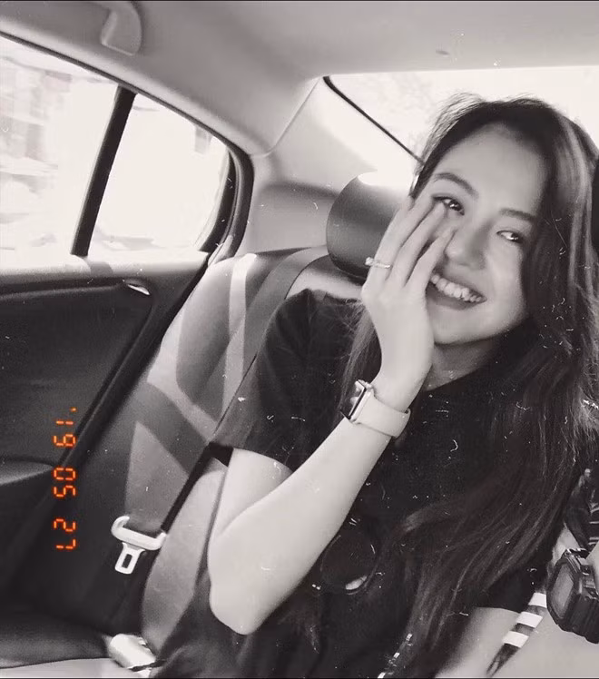 3 cô nàng chứng minh con gái có răng khểnh luôn khiến người khác "đổ gục" ảnh 13 3 co nang chung minh con gai co rang khenh la diem cong dang ke hinh anh 13