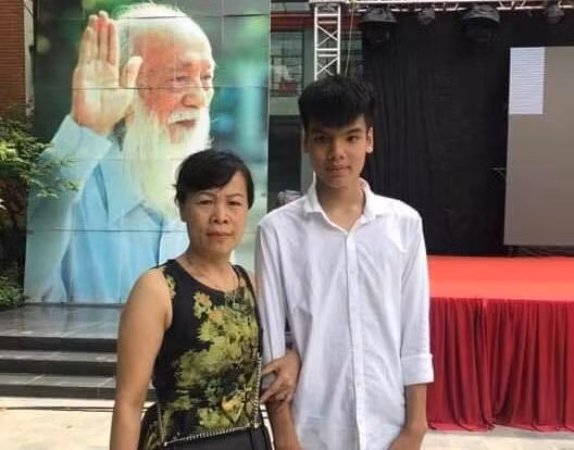 Con trai nữ lao công gặp nạn ở đường Láng vào lớp 10 trường Lương Thế Vinh