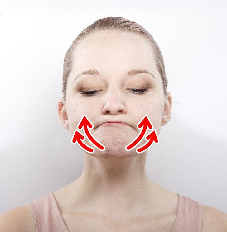 8 động tác đơn giản giúp khuôn mặt thon gọn chỉ sau vài ngày ảnh 5 Empty