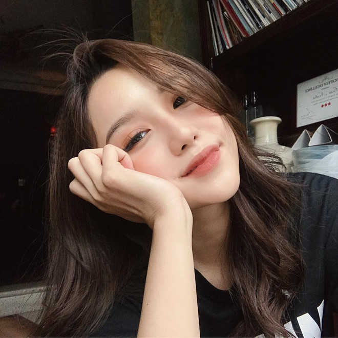 3 cô nàng chứng minh con gái có răng khểnh luôn khiến người khác "đổ gục" ảnh 5 3 co nang chung minh con gai co rang khenh la diem cong dang ke hinh anh 5