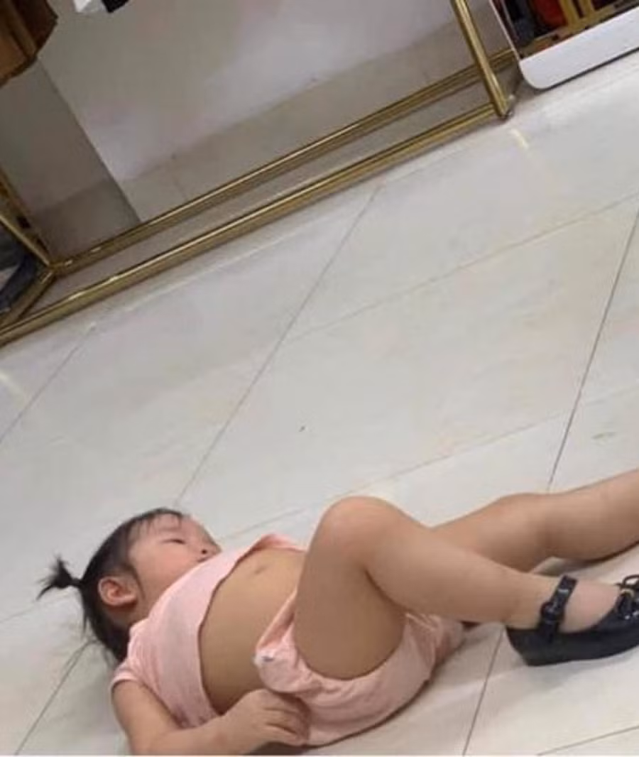 Những trận khóc lóc vì 1001 lý do vớ vẩn trời ơi đất hỡi khiến người lớn chỉ muốn điên đầu.