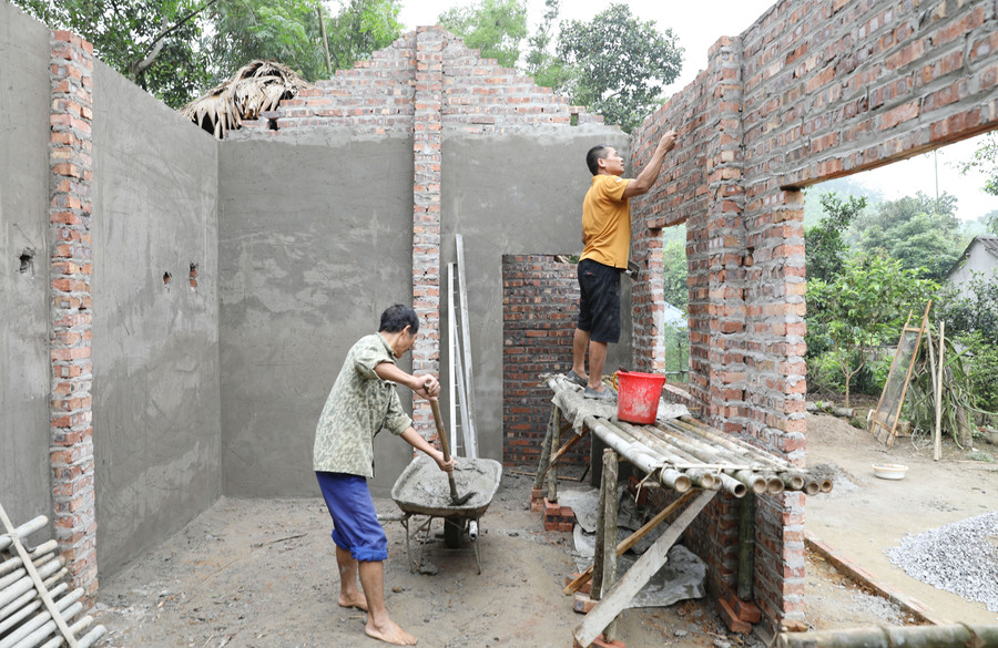 Căn nhà mới đang dần hoàn thiện của bà Đặng Thị Lợi (Xóm Nà Tủm, xã Ôn Lương, Phú Lương). Căn nhà mới đang dần hoàn thiện của bà Đặng Thị Lợi (Xóm Nà Tủm, xã Ôn Lương, Phú Lương).