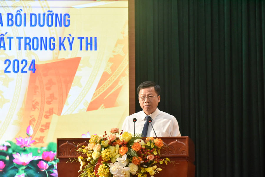 Ông Phạm Duy Hưng, Ủy viên Ban thường vụ tỉnh ủy, Phó Chủ tịch UBND tỉnh Bắc Kạn phát biểu tại buổi lễ.