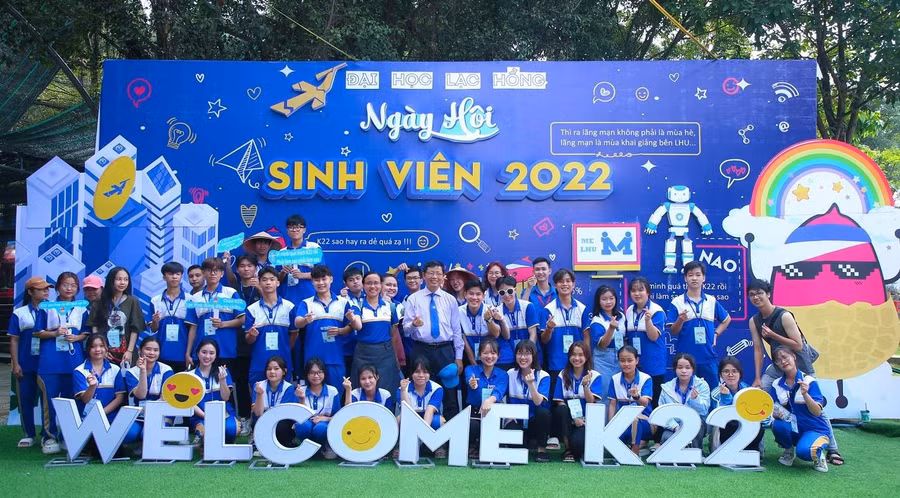 Tân sinh viên LHU hào hứng với nhiều hoạt động tại Ngày hội sinh viên 2022.