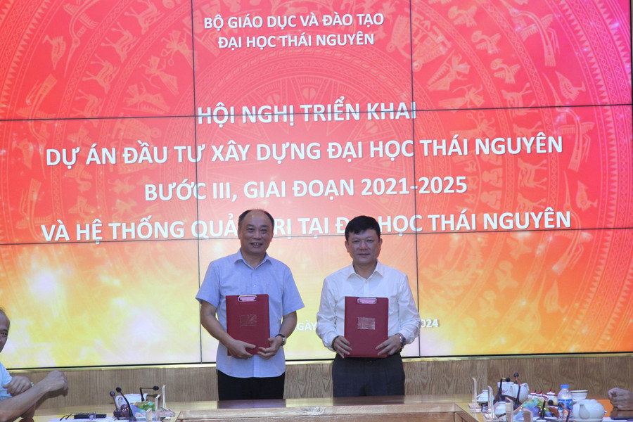 Đại học Thái Nguyên đã trao hợp đồng tư vấn thiết kế Dự án đầu tư xây dựng ĐHTN bước III (giai đoạn 2021 – 2025) cho Chủ tịch Tổng công ty tư vấn xây dựng Việt Nam (VNCC). Đại học Thái Nguyên đã trao hợp đồng tư vấn thiết kế Dự án đầu tư xây dựng ĐHTN bước III (giai đoạn 2021 – 2025) cho Chủ tịch Tổng công ty tư vấn xây dựng Việt Nam (VNCC).