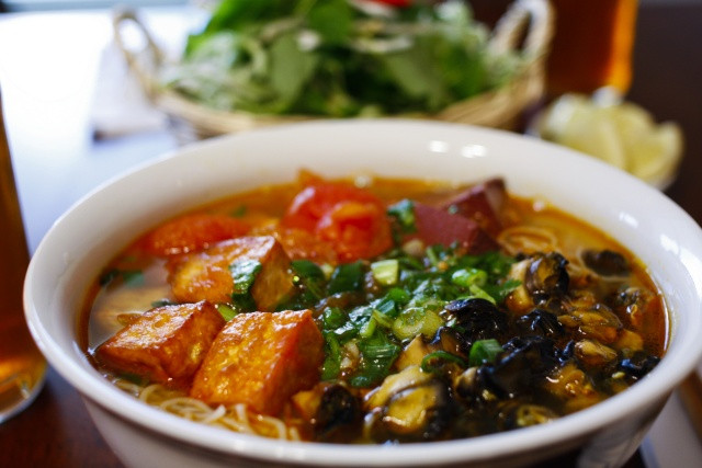 Cách nấu bún ốc đúng kiểu Hà Nội