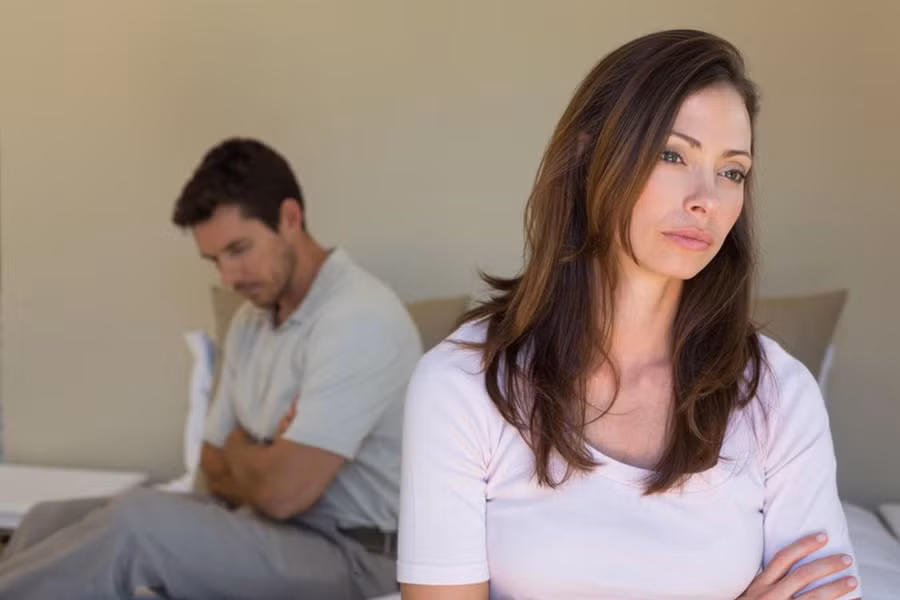 Nếu cuộc trò chuyện của bạn có xu hướng nhanh chóng leo thang thành những cuộc tranh cãi căng thẳng, đối phương sẽ có xu hướng phòng thủ, tức giận hoặc mất kiểm soát. (Ảnh: ITN).