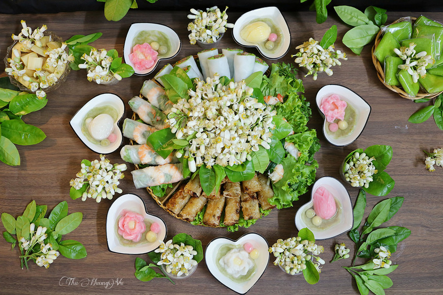 Bánh trôi ngũ sắc của mẹ đảm Vũ Thu Hương được làm từ bột nếp tươi.