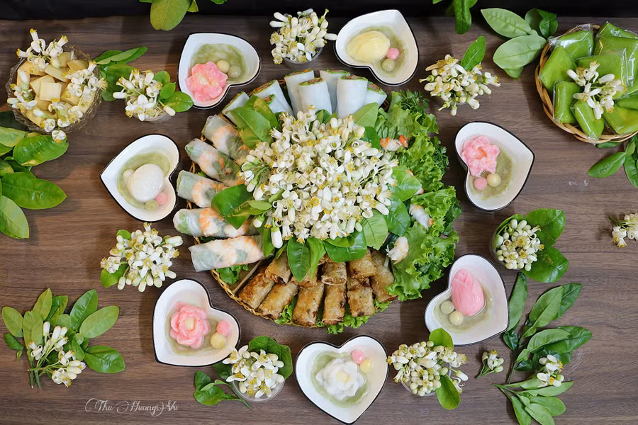 Bánh trôi ngũ sắc của mẹ đảm Vũ Thu Hương được làm từ bột nếp tươi.