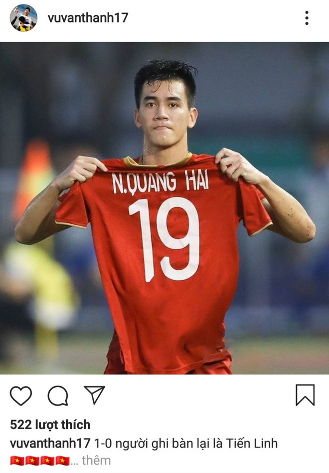 Trên Instagram, Vũ Văn Thanh đăng ảnh Tiến Linh sau khi nam tiền đạo đánh đầu tung lưới U22 Campuchia mở tỷ số cho tuyển Việt Nam. Bui Tien Dung vua be con gai vua co vu cho U22 Viet Nam hinh anh 6