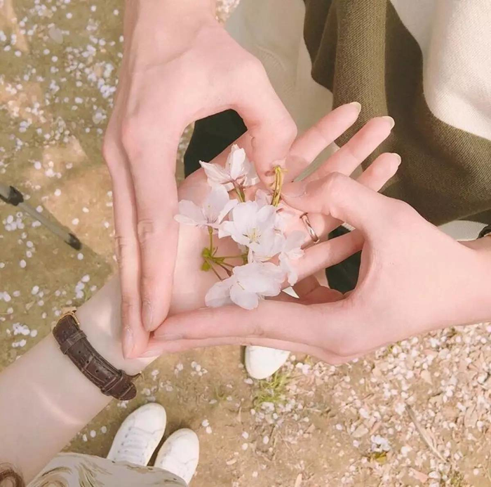 Loạt ý tưởng chụp ảnh đôi khiến dân FA “phát hờn” giữa lúc gió đông về ảnh 9 Loạt ý tưởng chụp ảnh đôi khiến dân FA phát hờn vì ghen tỵ giữa lúc gió đông đang về