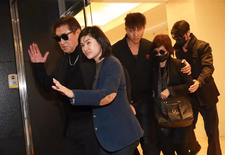 Cha mẹ Cao Dĩ Tường mệt mỏi vì nhiều ngày mất ngủ lo hậu sự cho con. Ảnh:Sina.