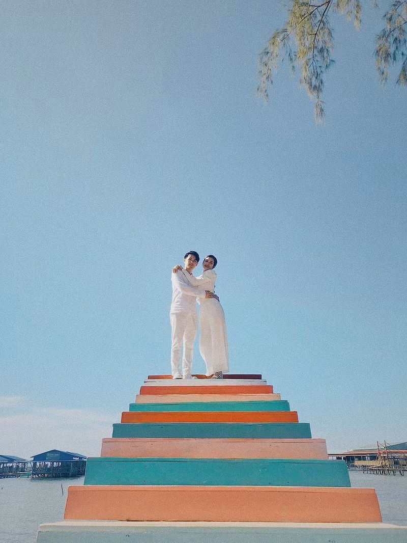 Kết hôn gần 1 tháng, Đông Nhi vẫn xấu hổ khi được gọi “vợ chồng son“ ảnh 2 Keyword đầu tiên có dấu