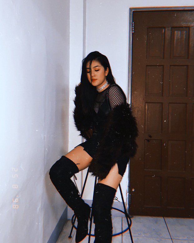 Đến cả vóc dáng cũng làm người khác mê đắm