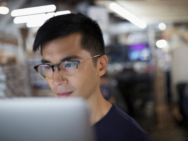 7. Quản lý kỹ sư phần mềm:Trung bình, các quản lý kỹ sư phần mềm ở Mỹ nhận lương cứng114.163 USD/năm. Để ứng tuyển cho vị trí này, người lao động cần có bằng cử nhân Khoa học Máy tính, Kỹ thuật Máy tính hoặc các ngành liên quan đến kỹ thuật. Một số công ty còn yêu cầu ứng viên có bằng thạc sĩ Khoa học hay thạc sĩ Quản trị Kinh doanh. Ảnh:Getty. Sinh vien tot nghiep nganh Y kiem nhieu tien nhat o My hinh anh 7