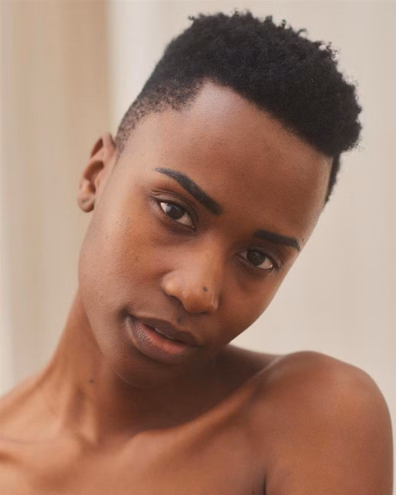 Nhan sắc độc và lạ của cô gái Nam Phi vừa đăng quang Hoa hậu Hoàn vũ 2019-21