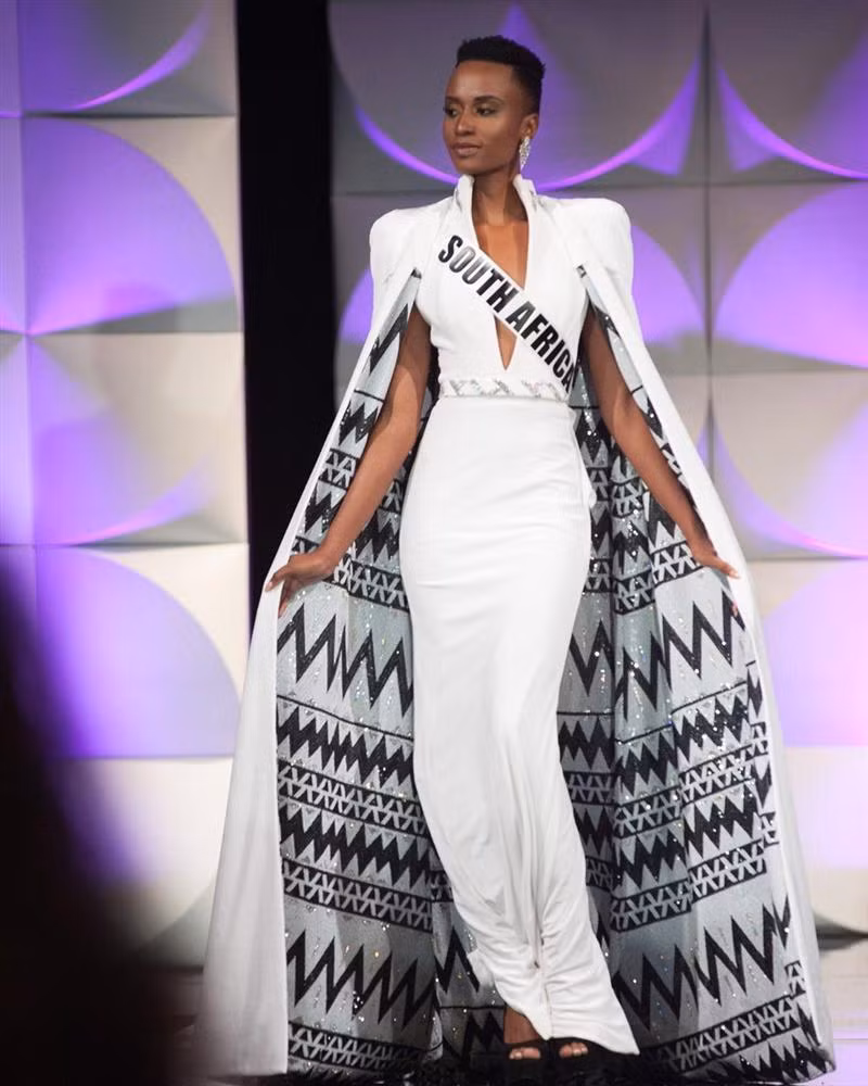 Nhan sắc độc và lạ của cô gái Nam Phi vừa đăng quang Hoa hậu Hoàn vũ 2019-6