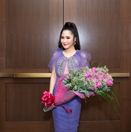 Hương Tràm bất ngờ lên tiếng sau sự cố bị đụng xe tại Mỹ - Ảnh 4 Hương Tràm bất ngờ lên tiếng sau sự cố bị đụng xe tại Mỹ - Ảnh 4