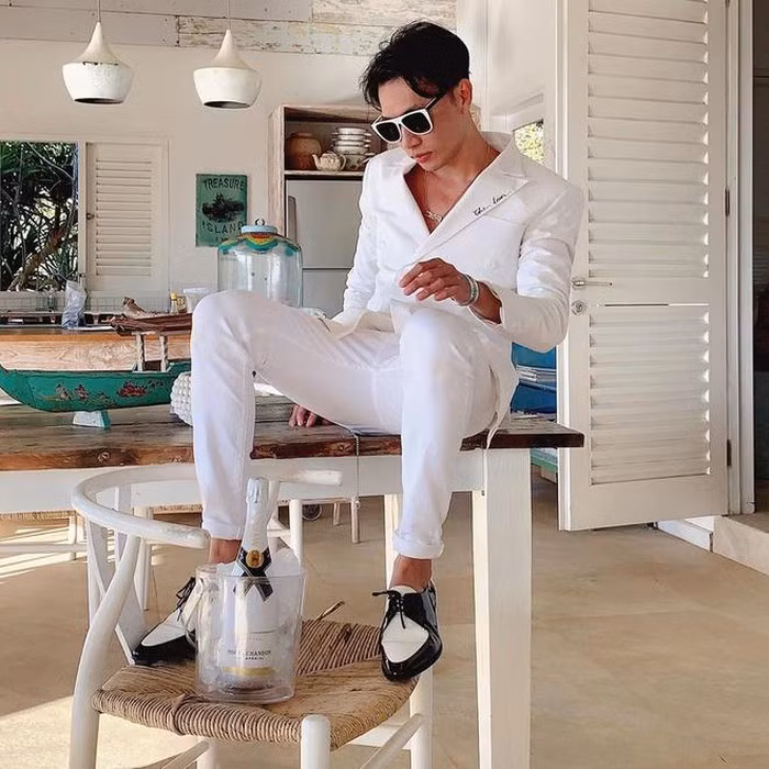 Hành trình 11 năm từ gầy nhom thành trai đẹp của chàng trai miền Tây ảnh 4 Hành trình 11 năm từ gầy nhom thành trai đẹp của chàng trai miền Tây ảnh 4