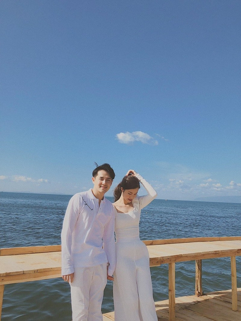 Kết hôn gần 1 tháng, Đông Nhi vẫn xấu hổ khi được gọi “vợ chồng son“ ảnh 1 Keyword đầu tiên có dấu