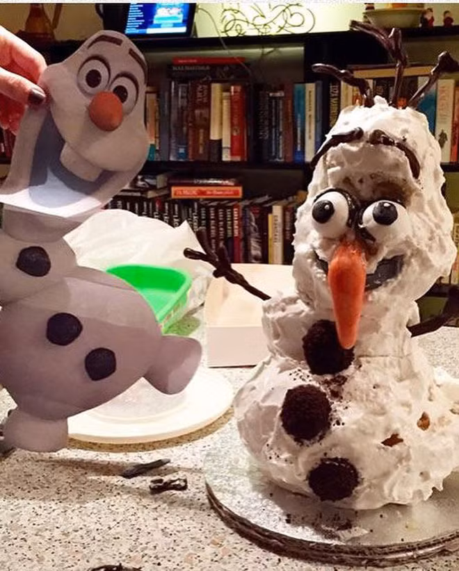 Được fan hâm mộ gửi tặng bánh kem lấy cảm hứng từ Frozen 2, “bà hoàng truyền hình” Ellen Show tá hỏa: Elsa và Olaf đây ư? ảnh 8