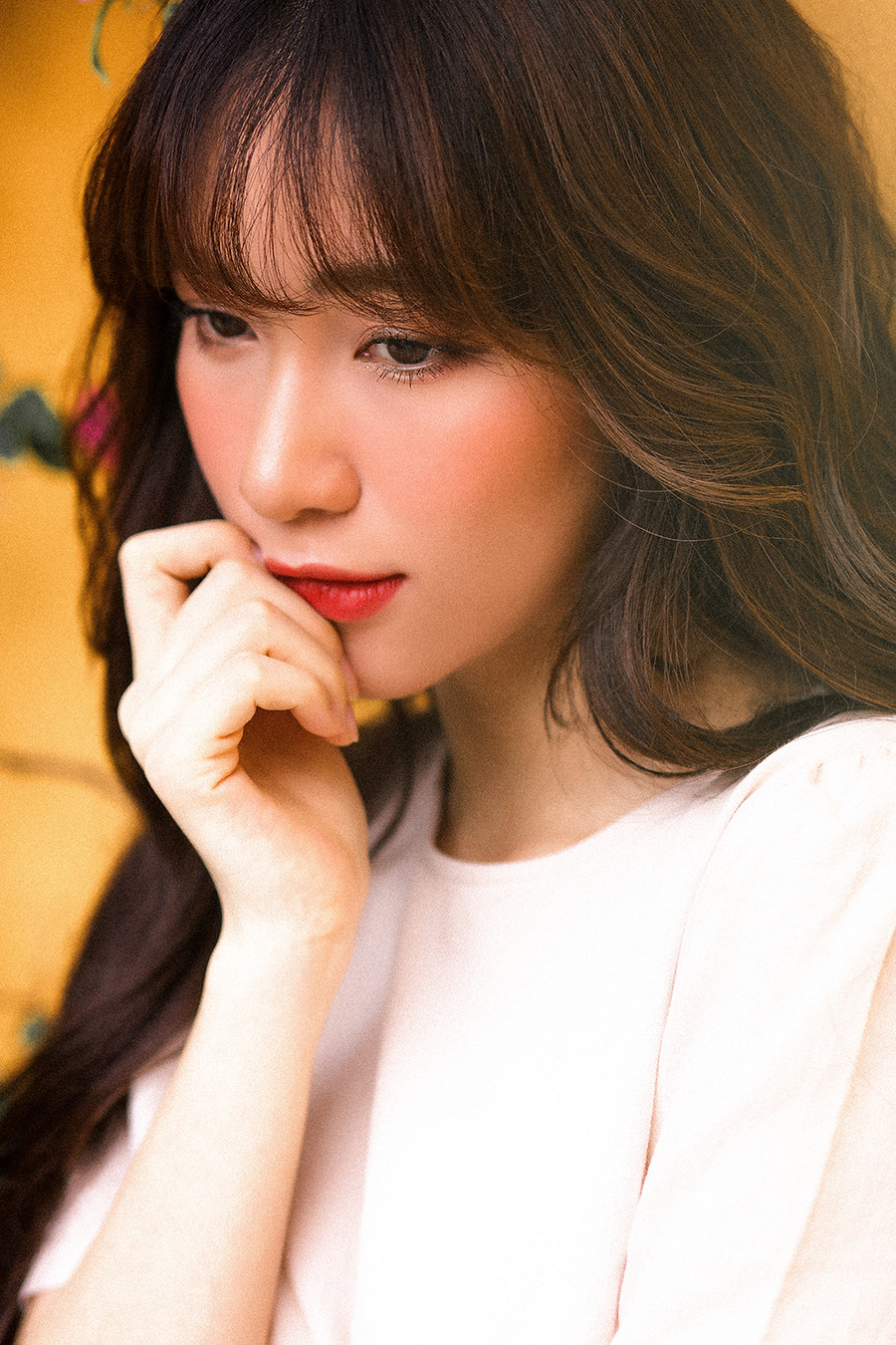 Hòa Minzy khoe khéo vòng một, đập tan tin đồn mang thai