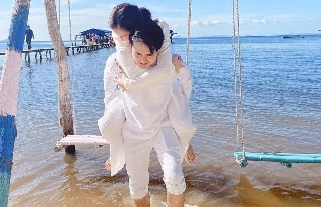 Đông Nhi và Ông Cao Thắng khiến nhiều người tan chảy với sự lãng mạn.