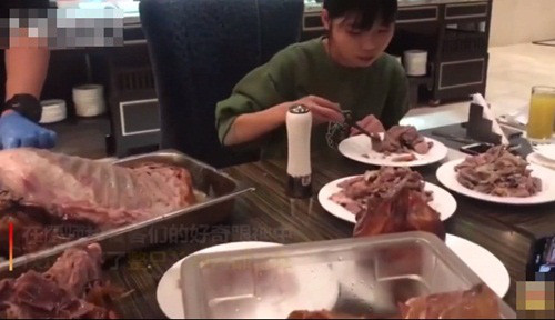 Ăn hết cả con cừu chỉ trong 1 bữa ăn, cô gái bị nhà hàng buffet cho vào danh sách đen vĩnh viễn - Ảnh 3.