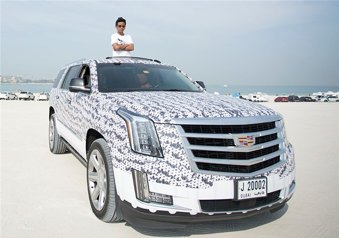 Lóa mắt cuộc sống xa hoa toàn siêu xe, hàng hiệu của thiếu gia trùm xây dựng Dubai: - Hình 2 Loa mat cuoc song xa hoa toan sieu xe, hang hieu cua thieu gia trum xay dung Dubai:-Hinh-2